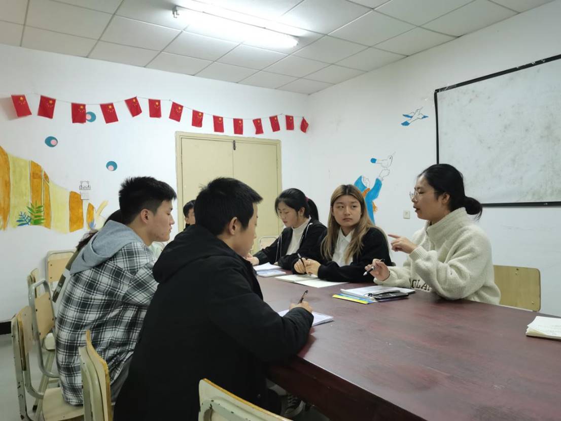 【智能科技学院】学生党小组开展"学习抗美援朝精神及优秀事迹"研讨会