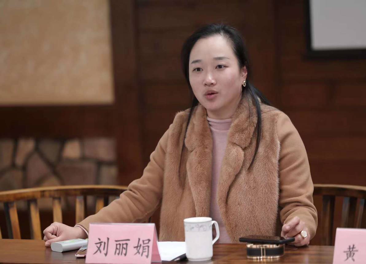 西财天府学院受邀参加四川省文联脱贫攻坚成果展暨乡村美术馆揭牌仪式