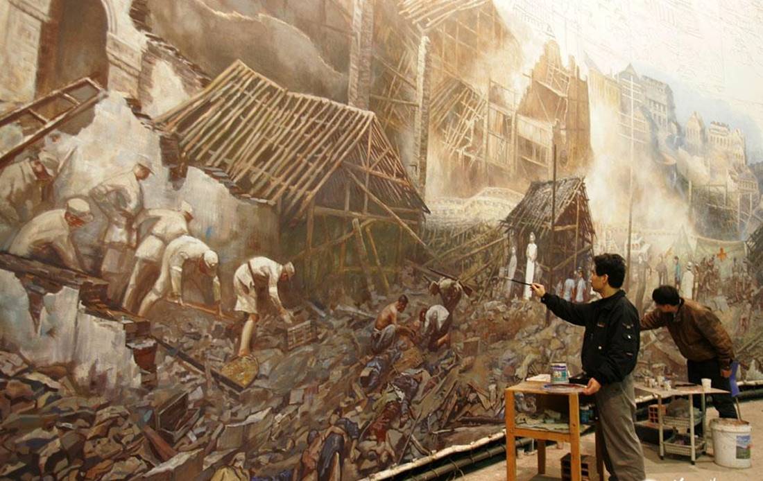 《重庆大轰炸》半景油画作为一项系统的艺术景观工程,将绘画艺术,地面